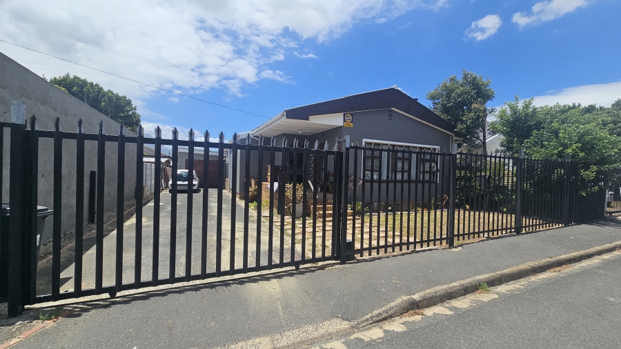 3 Bedroom Property for Sale in Strand North Western Cape